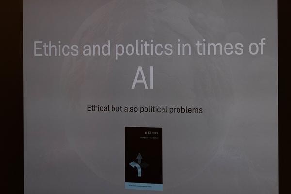 VIENNA ART WEEK Line Up 2024: &quot;Ethics and Politics in Times of AI&quot; Mark Coeckelberg im Gespräch mit Christoph Thun-Hohenstein (Dorotheum, 14.11.2024) Foto: eSeL.at - Lorenz Seidler