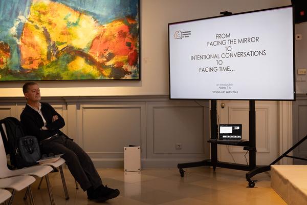 VIENNA ART WEEK Line Up 2024: &quot;From facing the mirror to intentional conversations to facing time&quot; Keynote Lecture - ABBEY IT-A (Dorotheum, 14.11.2024) Foto: eSeL.at - Lorenz Seidler