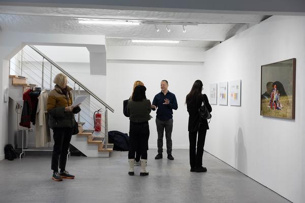 VIENNA ART WEEK Gallery Tour: &quot;Weaving Time: Gender, Labor, and Disrupted Chronologies&quot; (Galerie Peter Gaugy, 9.11.2024) Foto: eSeL.at - Lorenz Seidler