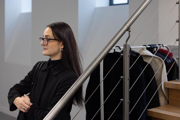 VIENNA ART WEEK Gallery Tour: "Weaving Time: Gender, Labor, and Disrupted Chronologies" (Galerie Peter Gaugy, 9.11.2024) Foto: eSeL.at - Lorenz Seidler