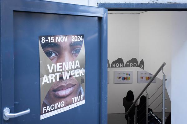 VIENNA ART WEEK Gallery Tour: "Weaving Time: Gender, Labor, and Disrupted Chronologies" (Galerie Peter Gaugy, 9.11.2024) Foto: eSeL.at - Lorenz Seidler