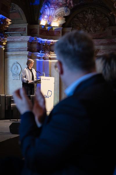 Keynote Tulga Beyerle @ &quot;Wie viel Utopie braucht die Kunst?&quot; Symposium 25 Jahre NÖKU (26.3.2025) Foto: eSeL.at - Lorenz Seidler