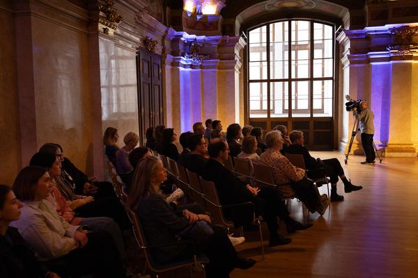 Keynote Tulga Beyerle @ &quot;Wie viel Utopie braucht die Kunst?&quot; Symposium 25 Jahre NÖKU (26.3.2025) Foto: eSeL.at - Lorenz Seidler