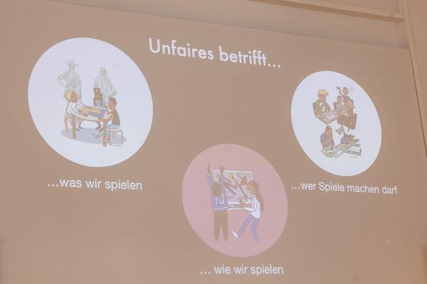 Zoom Kindervorlesung: Sabine Harrer &quot;Vielfalt gewinnt - Fairness im Spiel&quot; (30.3.2025) Foto: eSeL.at - Lorenz Seidler