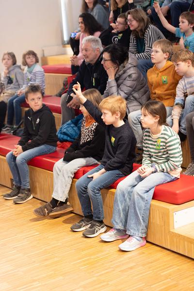 Zoom Kindervorlesung: Sabine Harrer "Vielfalt gewinnt - Fairness im Spiel" (30.3.2025) Foto: eSeL.at - Lorenz Seidler
