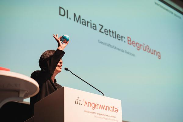 Sponsion Wintersemester 2024/2025 (Universität für Angewandte Kunst, 31.01.2025) Foto: eSeL.at - Robert Puteanu
