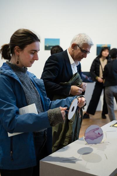 Opening: Come Closer (Akademie der bildenden Künste Wien, 10.04.2025) Foto: eSeL.at - Sarah Tasha