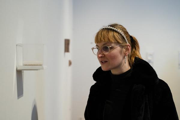 Opening: Come Closer (Akademie der bildenden Künste Wien, 10.04.2025) Foto: eSeL.at - Sarah Tasha
