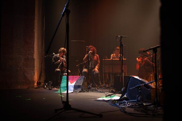 donaufestival: Shovel Dance Collective (Minoritenkirche Stein, 10.5.2025) Foto: eSeL.at - Lorenz Seidler