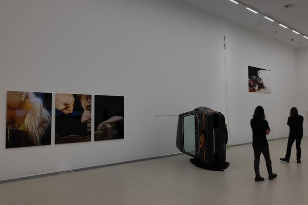 Göksu Kunak "Bygone Innocence" (Kunsthalle Krems, 3.5. - 26.10.2025) Foto: eSeL.at - Lorenz Seidler