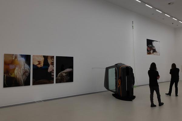 Göksu Kunak "Bygone Innocence" (Kunsthalle Krems, 3.5. - 26.10.2025) Foto: eSeL.at - Lorenz Seidler