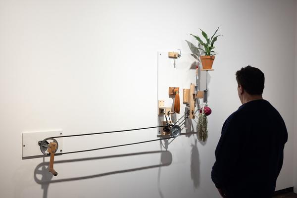 Mika Rottenberg "Antimatter Factory" (Kunst Haus Wien - Museum Hundertwasser, 27.2.-10.8.25) Foto: eSeL.at - Lorenz Seidler