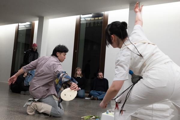 Yi-Um (June Hwajung, So Young Park, Sunggu Hong) mit Seung-Yeon Jung &amp; Yewon Park &quot;Blinking Echoes&quot; @ Performing the Line (Belvedere 21, 20.2.2025) Foto: eSeL.at - Lorenz Seidler