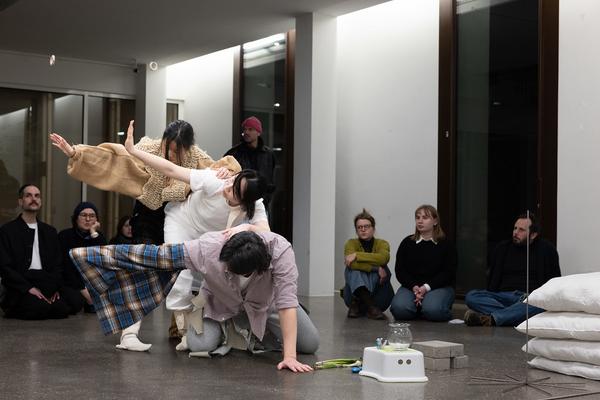 Yi-Um (June Hwajung, So Young Park, Sunggu Hong) mit Seung-Yeon Jung &amp; Yewon Park &quot;Blinking Echoes&quot; @ Performing the Line (Belvedere 21, 20.2.2025) Foto: eSeL.at - Lorenz Seidler