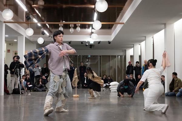 Yi-Um (June Hwajung, So Young Park, Sunggu Hong) mit Seung-Yeon Jung &amp; Yewon Park &quot;Blinking Echoes&quot; @ Performing the Line (Belvedere 21, 20.2.2025) Foto: eSeL.at - Lorenz Seidler