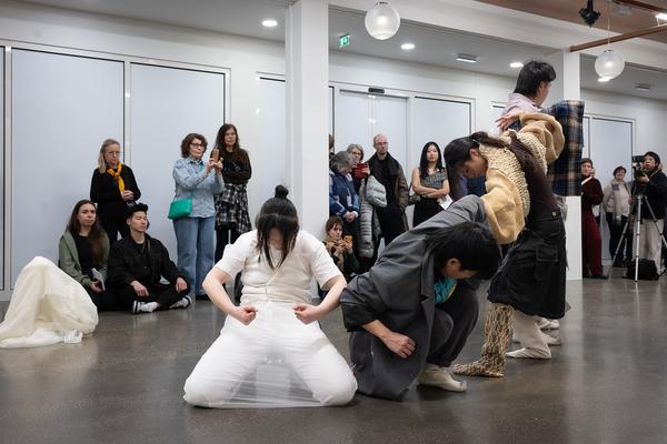 Yi-Um (June Hwajung, So Young Park, Sunggu Hong) mit Seung-Yeon Jung &amp; Yewon Park &quot;Blinking Echoes&quot; @ Performing the Line (Belvedere 21, 20.2.2025) Foto: eSeL.at - Lorenz Seidler
