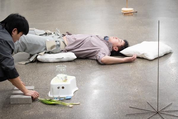Yi-Um (June Hwajung, So Young Park, Sunggu Hong) mit Seung-Yeon Jung &amp; Yewon Park &quot;Blinking Echoes&quot; @ Performing the Line (Belvedere 21, 20.2.2025) Foto: eSeL.at - Lorenz Seidler