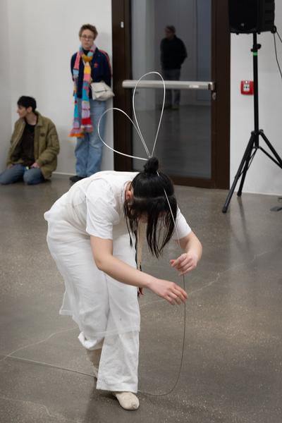 Yi-Um (June Hwajung, So Young Park, Sunggu Hong) mit Seung-Yeon Jung &amp; Yewon Park &quot;Blinking Echoes&quot; @ Performing the Line (Belvedere 21, 20.2.2025) Foto: eSeL.at - Lorenz Seidler