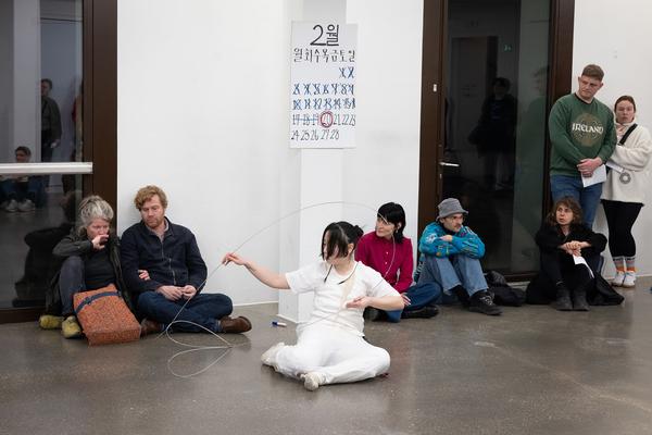 Yi-Um (June Hwajung, So Young Park, Sunggu Hong) mit Seung-Yeon Jung &amp; Yewon Park &quot;Blinking Echoes&quot; @ Performing the Line (Belvedere 21, 20.2.2025) Foto: eSeL.at - Lorenz Seidler