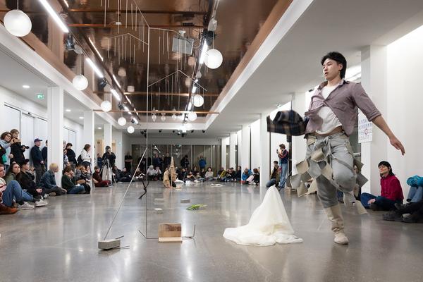 Yi-Um (June Hwajung, So Young Park, Sunggu Hong) mit Seung-Yeon Jung &amp; Yewon Park &quot;Blinking Echoes&quot; @ Performing the Line (Belvedere 21, 20.2.2025) Foto: eSeL.at - Lorenz Seidler