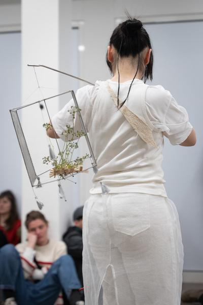 Yi-Um (June Hwajung, So Young Park, Sunggu Hong) mit Seung-Yeon Jung &amp; Yewon Park &quot;Blinking Echoes&quot; @ Performing the Line (Belvedere 21, 20.2.2025) Foto: eSeL.at - Lorenz Seidler