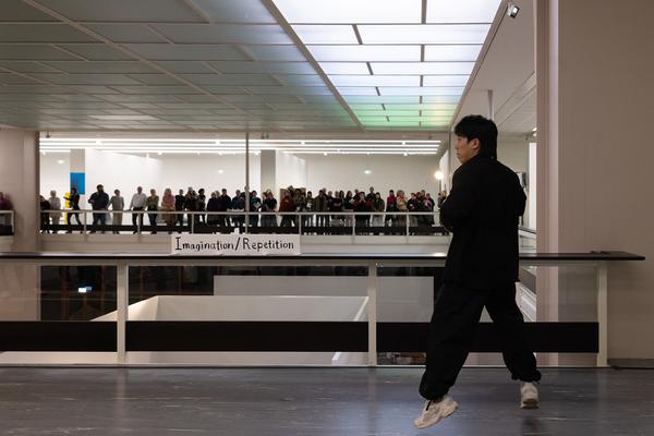 Sunggu Hong "Lizard Tale (a Lie that seems Like a Lie) @ Performing the Line (Belvedere 21, 20.2.2025) Foto: eSeL.at - Lorenz Seidler