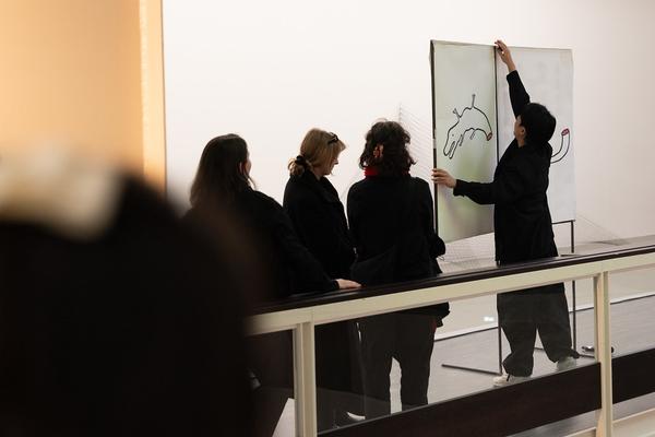 Sunggu Hong "Lizard Tale (a Lie that seems Like a Lie) @ Performing the Line (Belvedere 21, 20.2.2025) Foto: eSeL.at - Lorenz Seidler