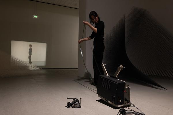 Miae Son "The Still Walker #2: Moon Walk" @ Performing the Line (Belvedere 21, 20.2.2025) Foto: eSeL.at - Lorenz Seidler