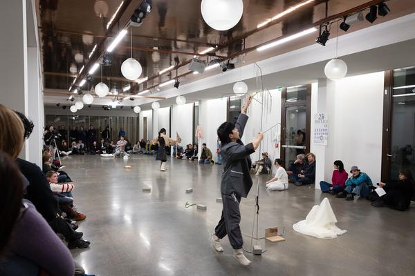 Yi-Um (June Hwajung, So Young Park, Sunggu Hong) mit Seung-Yeon Jung &amp; Yewon Park "Blinking Echoes" @ Performing the Line (Belvedere 21, 20.2.2025) Foto: eSeL.at - Lorenz Seidler