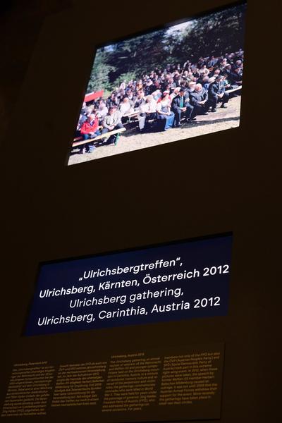 "Sag mir, wo die Blumen sind..." 80 Jahre nach dem Krieg – Fotografien von Roger Cremers (Jüdisches Museum Wien Judenplatz, 08.05.2025 – 18.01.2026) Foto: eSeL.at - Lorenz Seidler