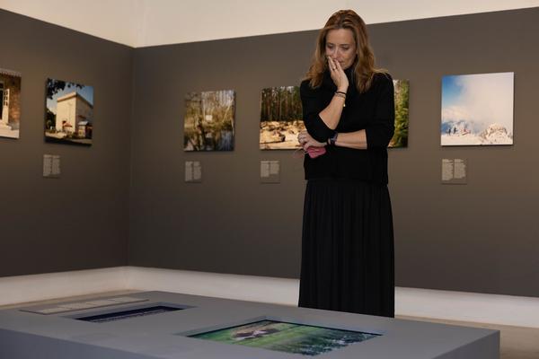 "Sag mir, wo die Blumen sind..." 80 Jahre nach dem Krieg – Fotografien von Roger Cremers (Jüdisches Museum Wien Judenplatz, 08.05.2025 – 18.01.2026) Foto: eSeL.at - Lorenz Seidler