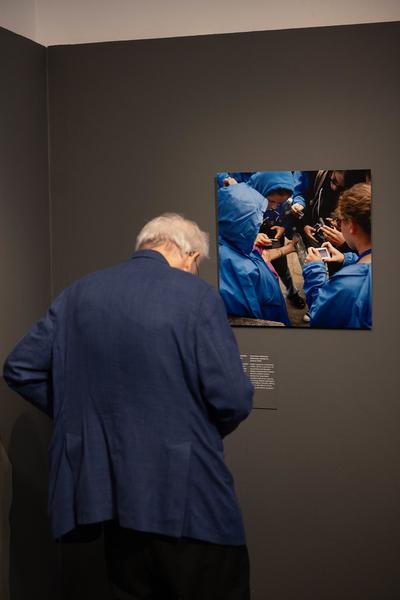 "Sag mir, wo die Blumen sind..." 80 Jahre nach dem Krieg – Fotografien von Roger Cremers (Jüdisches Museum Wien Judenplatz, 08.05.2025 – 18.01.2026) Foto: eSeL.at - Lorenz Seidler