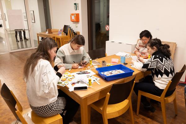 Atelier "Make a Zine!" @ Winterfest 2025 (Belvedere 21, 17.1.2025) Foto: eSeL.at - Lorenz Seidler