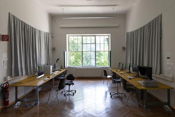 Akademie der Bildenden Künste Wien: Abschlussarbeiten 18/19 (Bildhauerateliers Kurzbauergasse) https://www.akbild.ac.at/Portal/organisation/aktuelles/ausstellungen-vermittlung/abschlussarbeiten-18-19 | Foto: eSeL Foto: eSeL.at - Lorenz Seidler