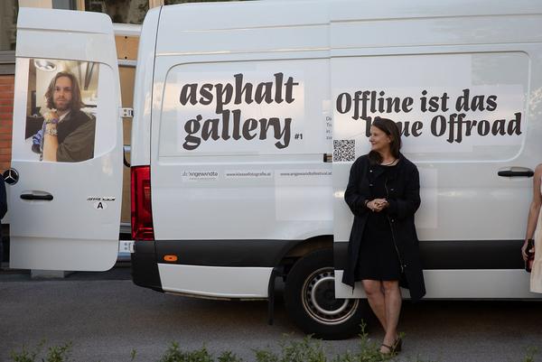 Angewandte Festival 2020: Asphalt Gallery (23.6.2020) https://klassefotografie.at/projekte/asphalt-gallery | Foto: eSeL Foto: eSeL.at - Lorenz Seidler