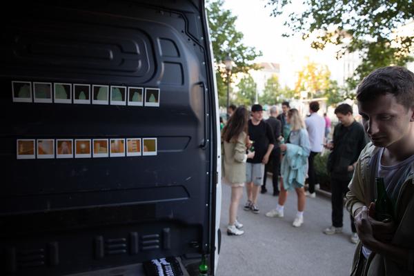 Angewandte Festival 2020: Asphalt Gallery (23.6.2020) https://klassefotografie.at/projekte/asphalt-gallery | Foto: eSeL Foto: eSeL.at - Lorenz Seidler