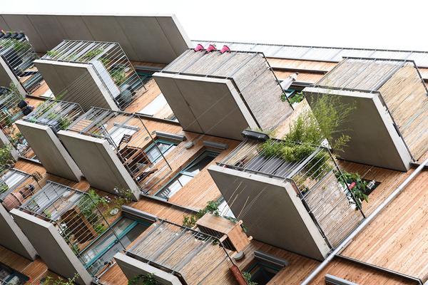 Az W Exkursion /  Architekturzentrum Wien: Besondere Raumangebote
Atelierhaus C21, Gleis 21 und Grätzelmixer