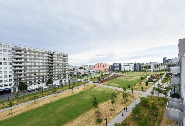 Az W Exkursion /  Architekturzentrum Wien: Besondere Raumangebote
Atelierhaus C21, Gleis 21 und Grätzelmixer