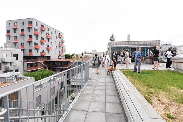 Az W Exkursion /  Architekturzentrum Wien: Besondere Raumangebote
Atelierhaus C21, Gleis 21 und Grätzelmixer