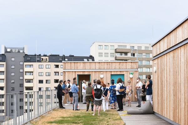 Az W Exkursion /  Architekturzentrum Wien: Besondere Raumangebote
Atelierhaus C21, Gleis 21 und Grätzelmixer