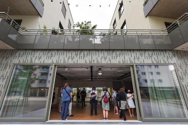 Az W Exkursion /  Architekturzentrum Wien: Besondere Raumangebote
Atelierhaus C21, Gleis 21 und Grätzelmixer