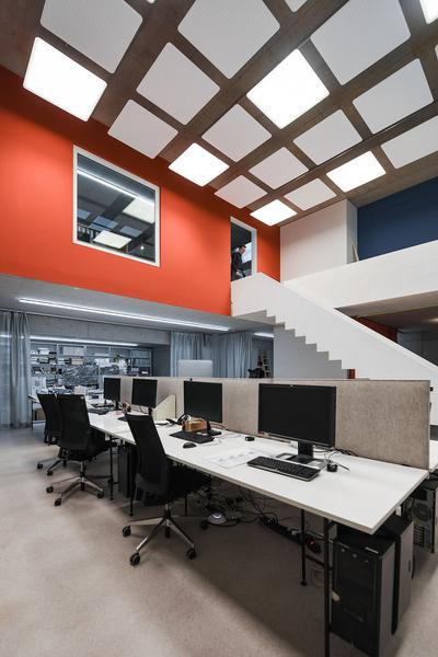 Az W Exkursion /  Architekturzentrum Wien: Besondere Raumangebote
Atelierhaus C21, Gleis 21 und Grätzelmixer