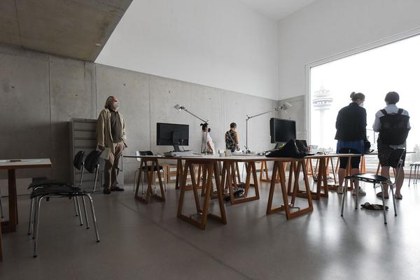 Az W Exkursion /  Architekturzentrum Wien: Besondere Raumangebote
Atelierhaus C21, Gleis 21 und Grätzelmixer