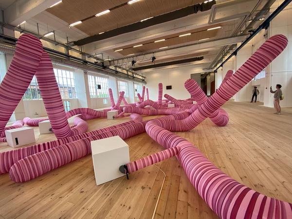 Copenhagen Contemporary: David Shrigley - Do Not Touch the Worms (25.6. - 30.12.2020) https://copenhagencontemporary.org/in-focus | Foto: eSeL