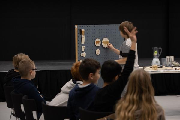 Universität für Angewandte Kunst / Die Angewandte: Fridays Forum (29.11.2019) https://www.dieangewandte.at/aktuell/aktuell_detail?artikel_id=1569926194167 | Foto: eSeL Foto: eSeL.at - Lorenz Seidler