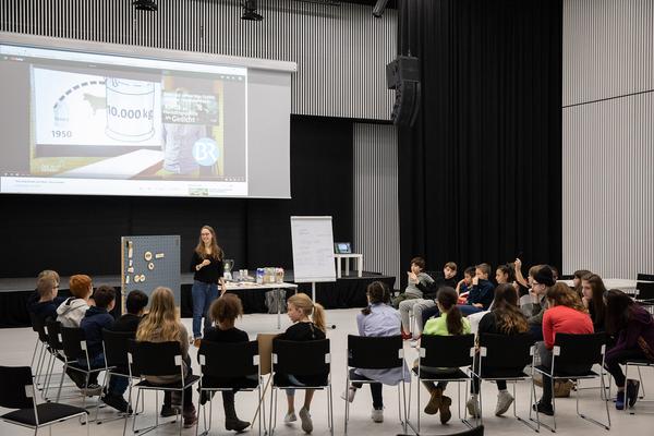 Universität für Angewandte Kunst / Die Angewandte: Fridays Forum (29.11.2019) https://www.dieangewandte.at/aktuell/aktuell_detail?artikel_id=1569926194167 | Foto: eSeL Foto: eSeL.at - Lorenz Seidler
