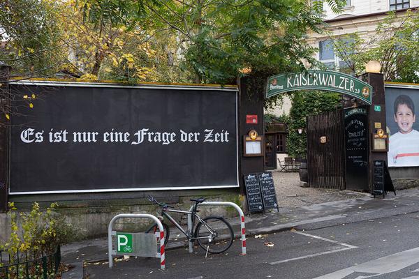 Felix Gonzalez-Torres "Untitled" (Ausstellungsort Esterhazygasse)   @ Time is Thirsty (Ausstellung: Kunsthalle Wien, 30.10.2019 - 26.1.2020, Eröffnung) http://www.kunsthallewien.at/#/de/ausstellungen/time-thirsty | Foto: eSeL Foto: eSeL.at - Lorenz Seidler
