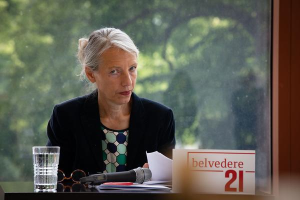 Belvedere 21: Community Outreach: Anita Fuchs: Spaziergangs Ruderalflora mit  Ernst Vitek & Skulpturengarten feat. Marlene Hausegger (16.7.2020)  https://esel.at/termin/106181 | Foto: eSeL Foto: eSeL.at - Lorenz Seidler