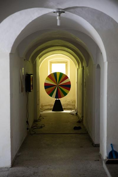 Festival der Regionen: I siach dei Fahnderl ned, kum a weng zuwa . Anna Jermolaewa & Lehrende/Studierende der Kunstuniversität Linz (29.6. - 7.7.2019, Offenes Atelier Anna Maria Brandstätter - Sankt Nikola an der Donau) https://fdr.at/project/i-siach-dei-fahnderl-ned-kum-a-weng-zuwa | Foto: eSeL Foto: eSeL.at - Lorenz Seidler
