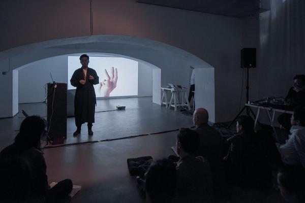 das weisse haus: Finissage "Parallax Trading" (18.5.2019)  https://w.dasweissehaus.at |  Foto: http://eSeL.at - Joanna Pianka Foto: eSeL.at - Joanna Pianka